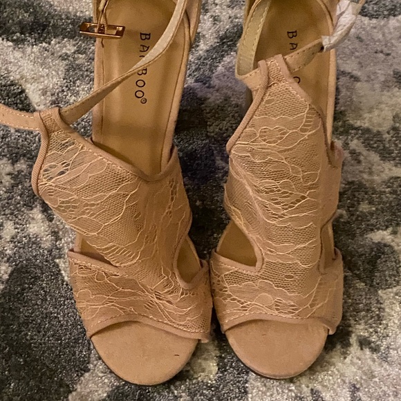 🚨👀📣 NUDE / BLACK SHOE HAUL 💛🖤🚨 - Picture 6 of 13